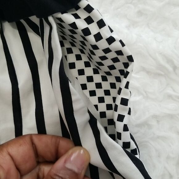 Stella & Jamie Black and White Stripe Shorts Sz Small - Picture 3 of 6